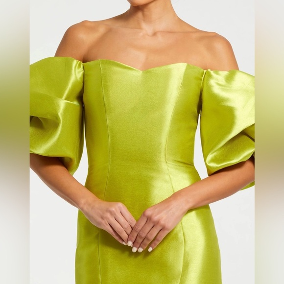 Mac Duggal 50677 NWT Green Sweetheart Off The Shoulder Puff Sleeve Gown - Picture 2 of 6